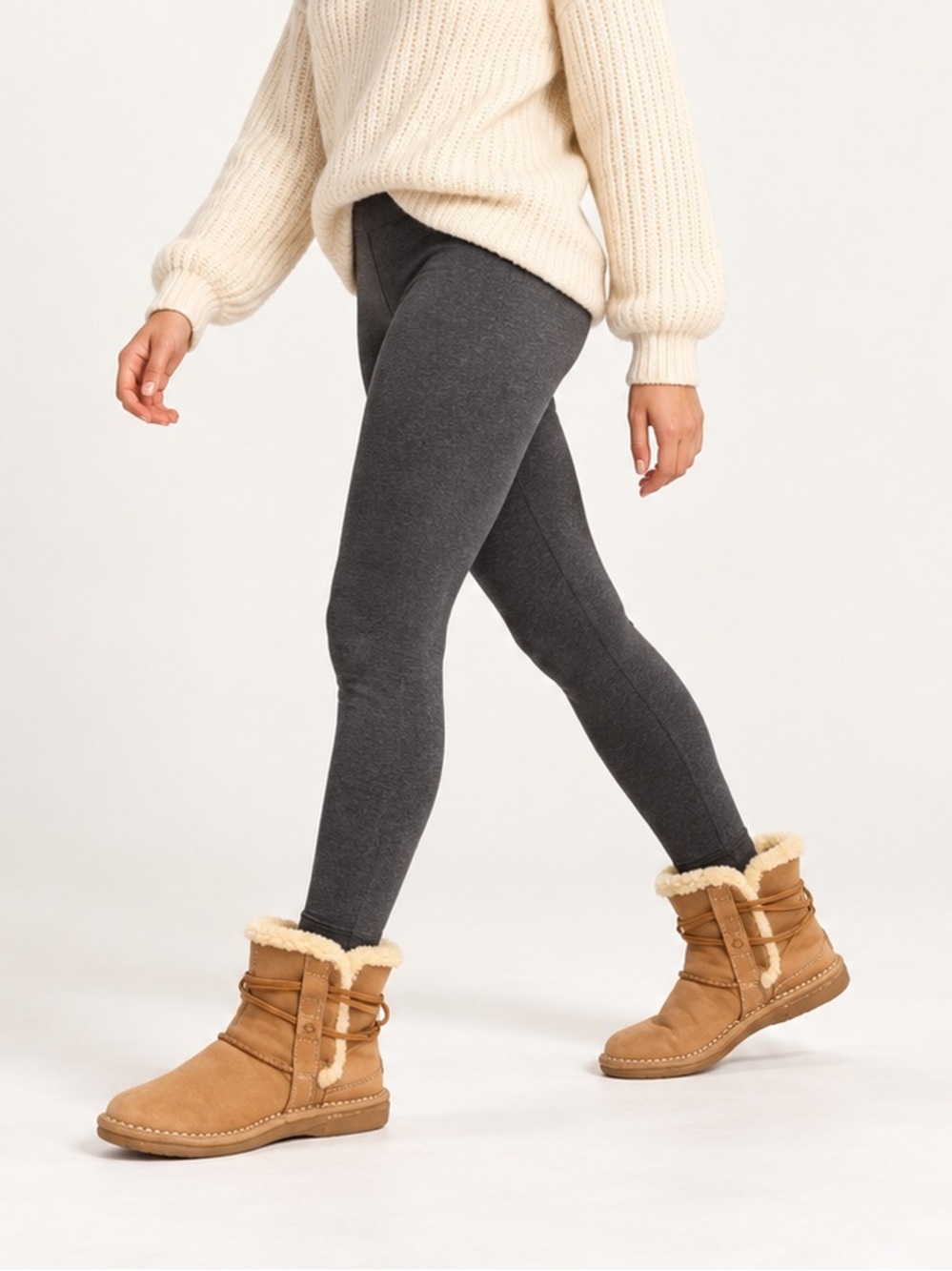 UGG Chestnut Leather Shearling-Lined Ankle Boots. Size 7